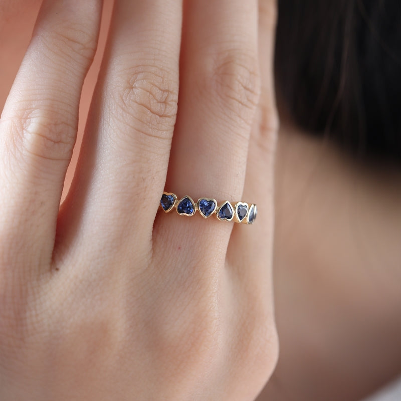 18K Yellow Gold 3*3mm Lab-Grown Cornflower Sapphire Heart Eternity Band