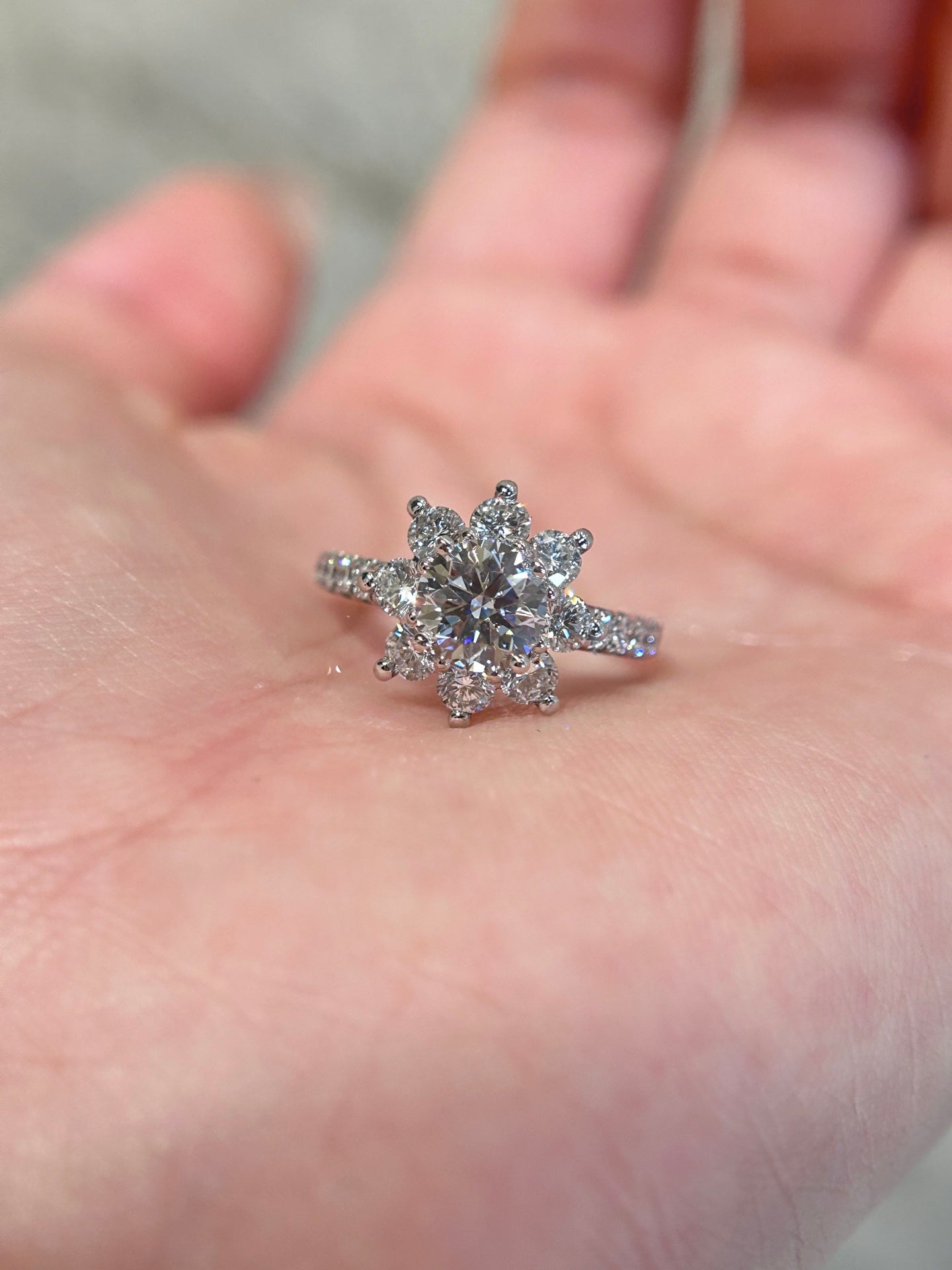 Pt950 Lab Diamond Sunflower Pave  Ring