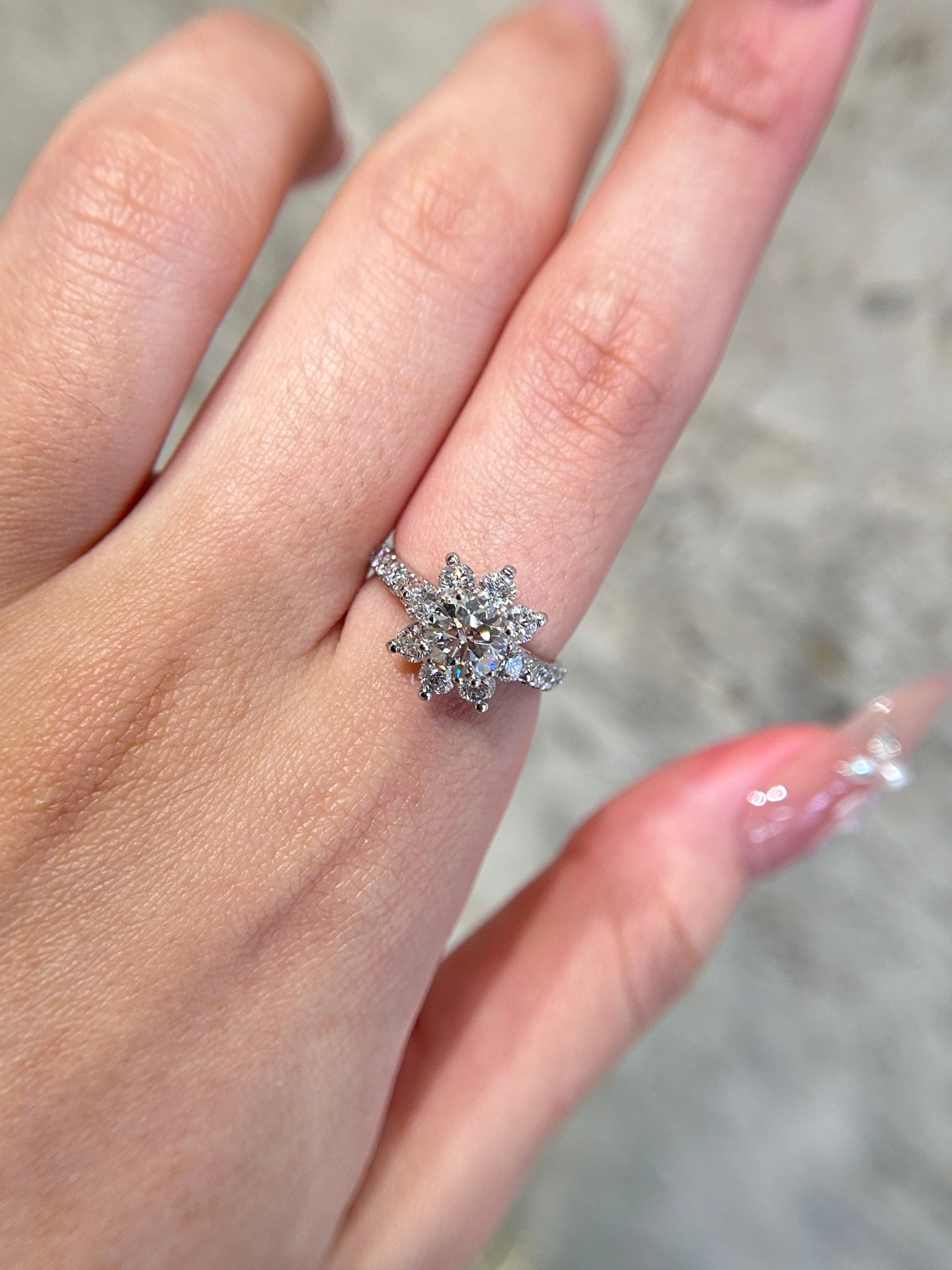 Pt950 Lab Diamond Sunflower Pave  Ring