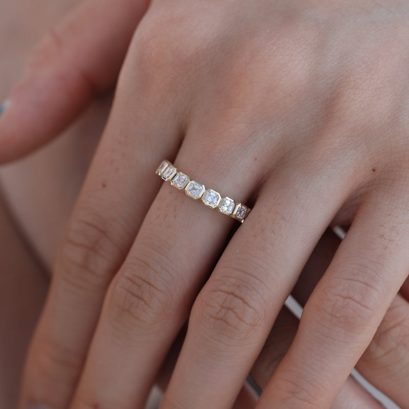 2.5mm Bezel-Set Asscher Cut Diamond Eternity Band