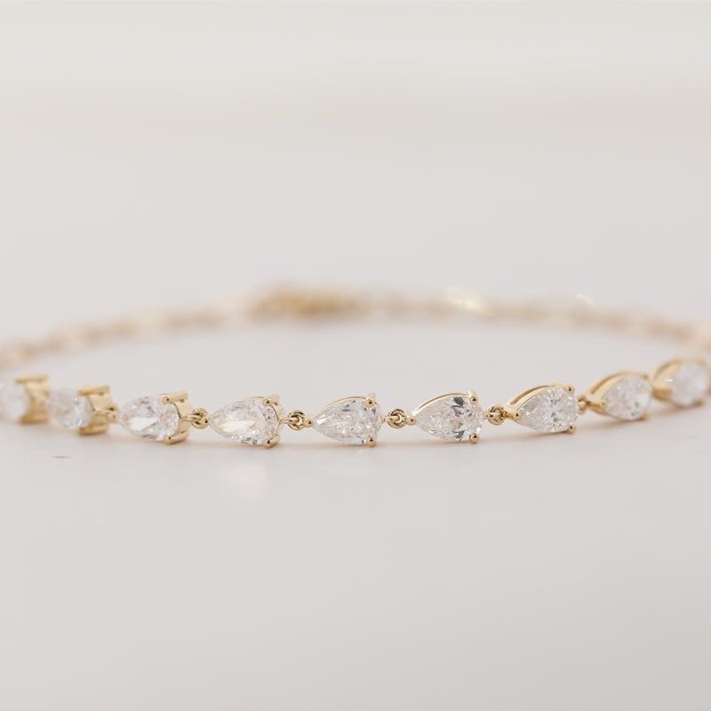 18K Yellow Gold 1.59ct Pear Cut Lab Diamond Tennis Bracelet