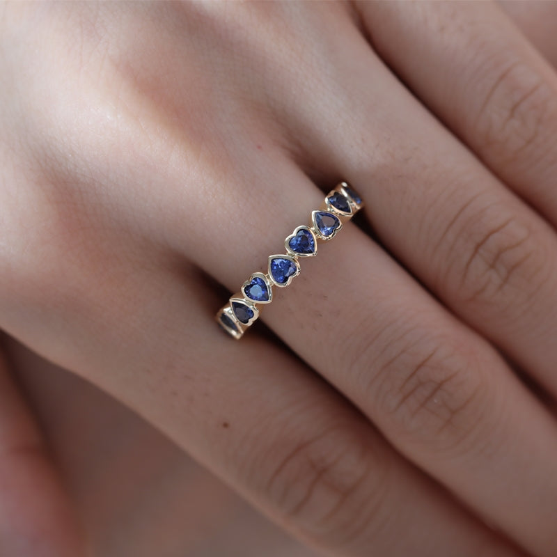 18K Yellow Gold 3*3mm Lab-Grown Cornflower Sapphire Heart Eternity Band