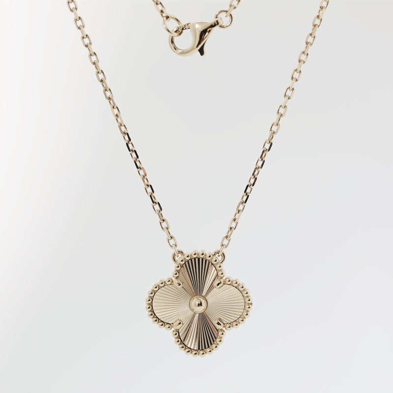 18K Yellow Gold Clover Pendant Necklace