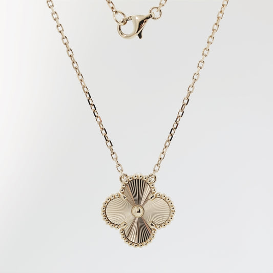 18K Yellow Gold Clover Pendant Necklace