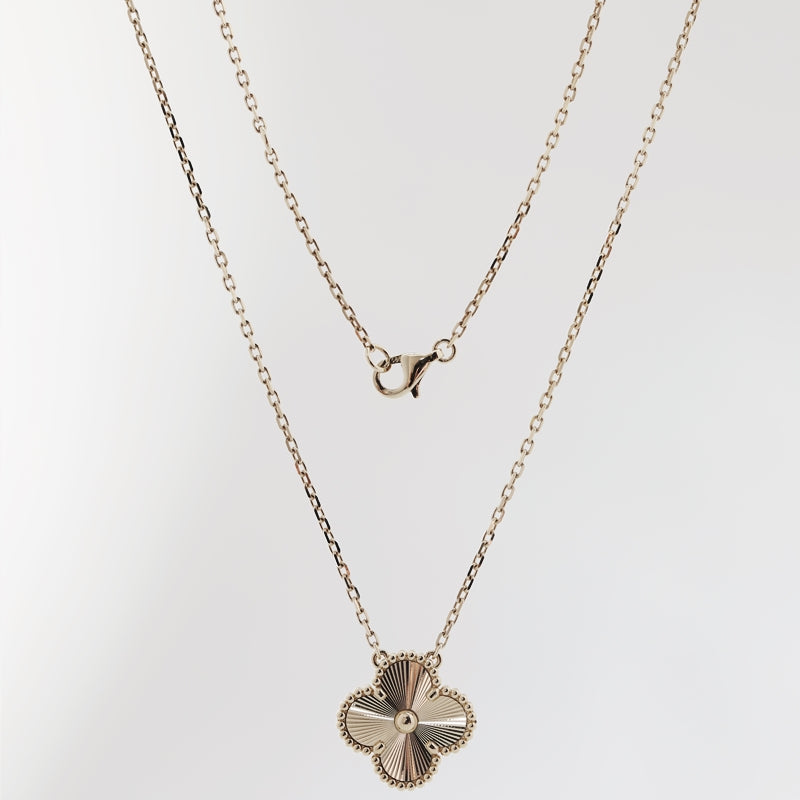 18K Yellow Gold Clover Pendant Necklace