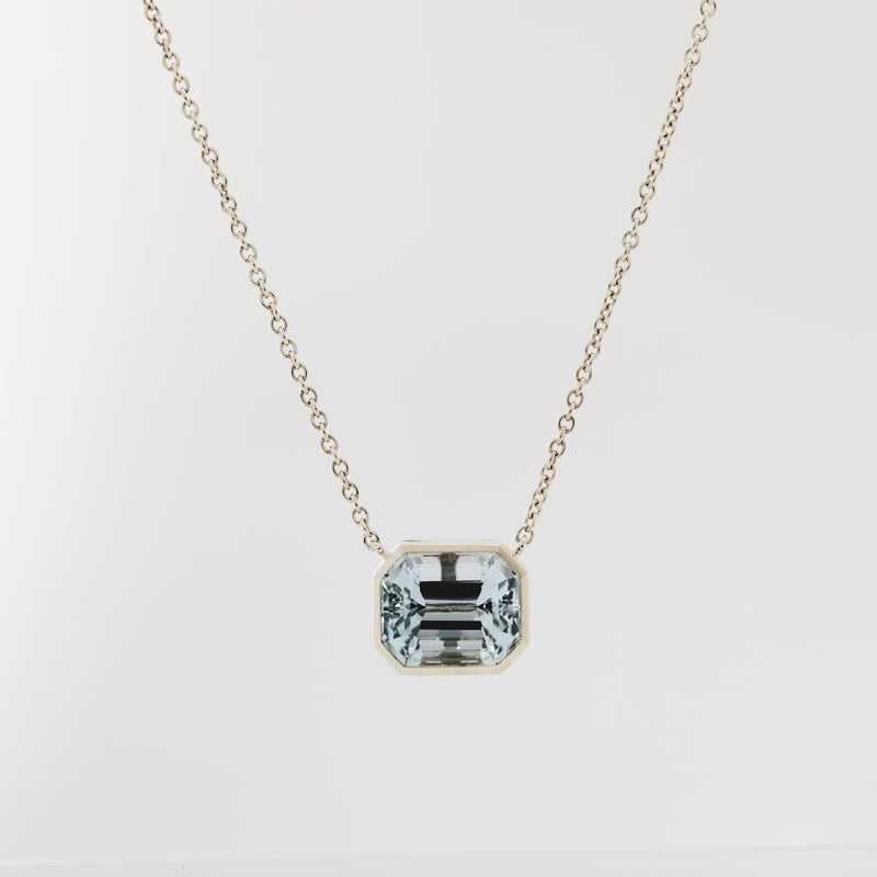 14K Yellow Gold 3.47ct Emerald-Cut Natural Aquamarine Necklace