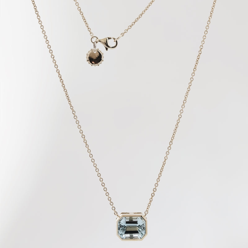 14K Yellow Gold 3.47ct Emerald-Cut Natural Aquamarine Necklace