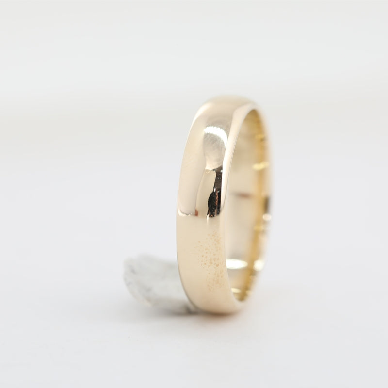 Men's Classic Plain 9K Yellow Gold Band