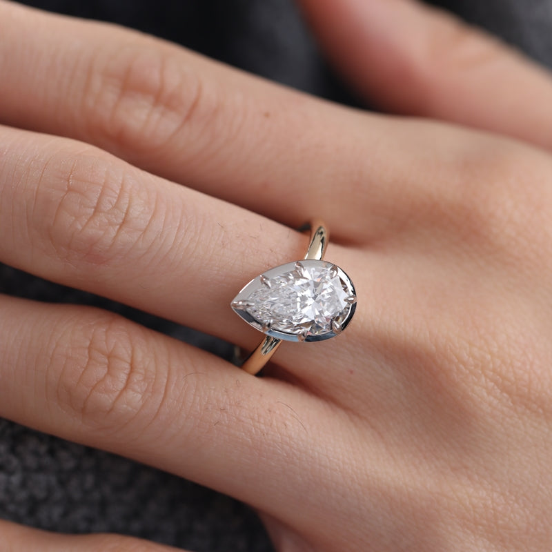 14K Yellow Gold + PT950 2.53ct Pear-Shaped Lab Diamond Solitaire Bezel Setting Ring