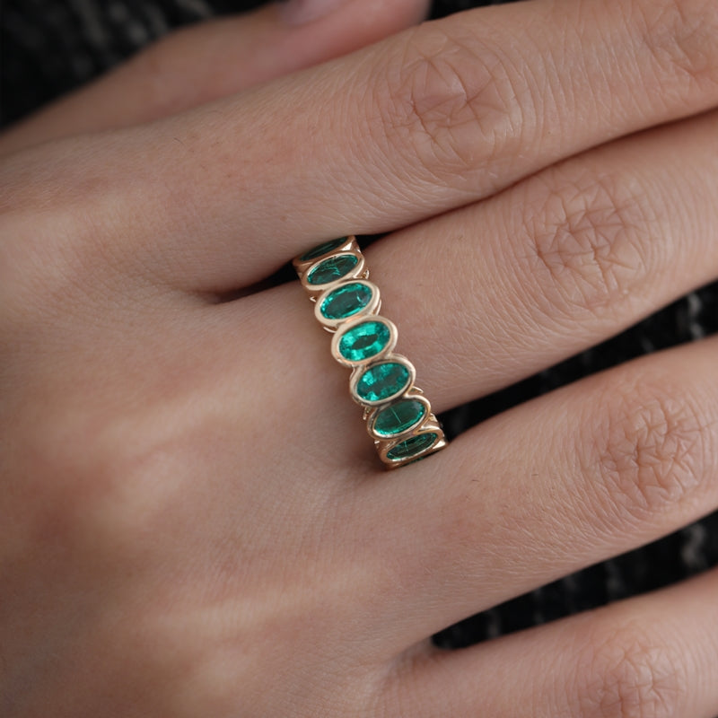 14K Yellow Gold 3*5mm Oval Colombian Lab-Grown Emerald Bezel Setting Eternity Band